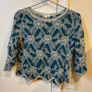 Solitaire top blue with ivory embroidery size S